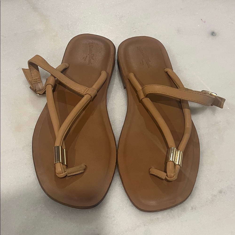 Universal Thread Brown Sandals with Gold Details